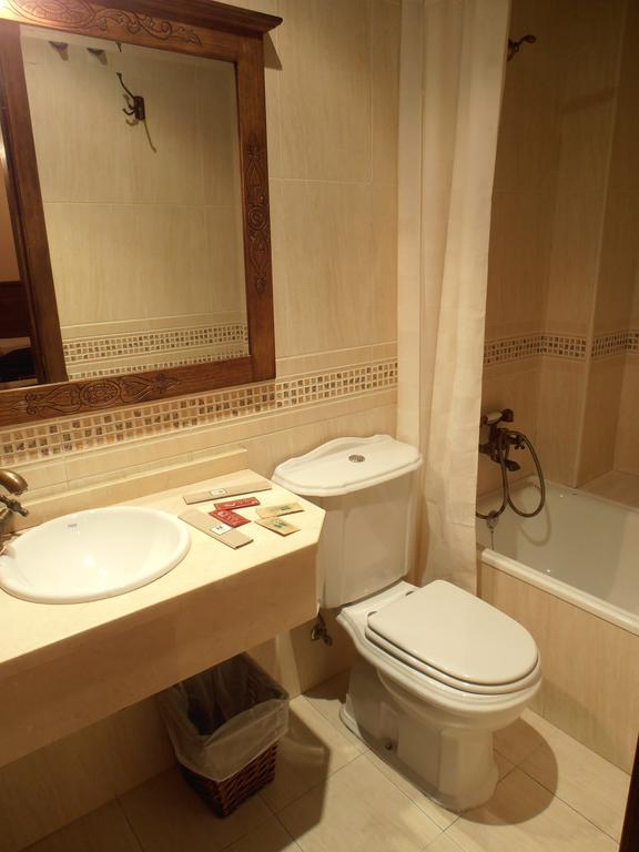 Twin Room Private Bathroom,135964320:JPEG